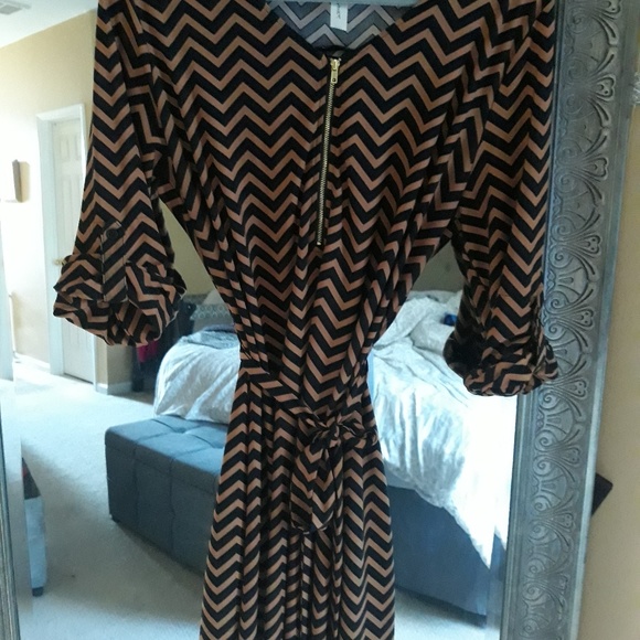 Dress - Picture 1 of 2